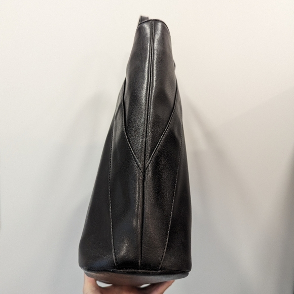 Matt & Nat Jasmine Classic Black Shoulder Bag - Picture 6 of 13